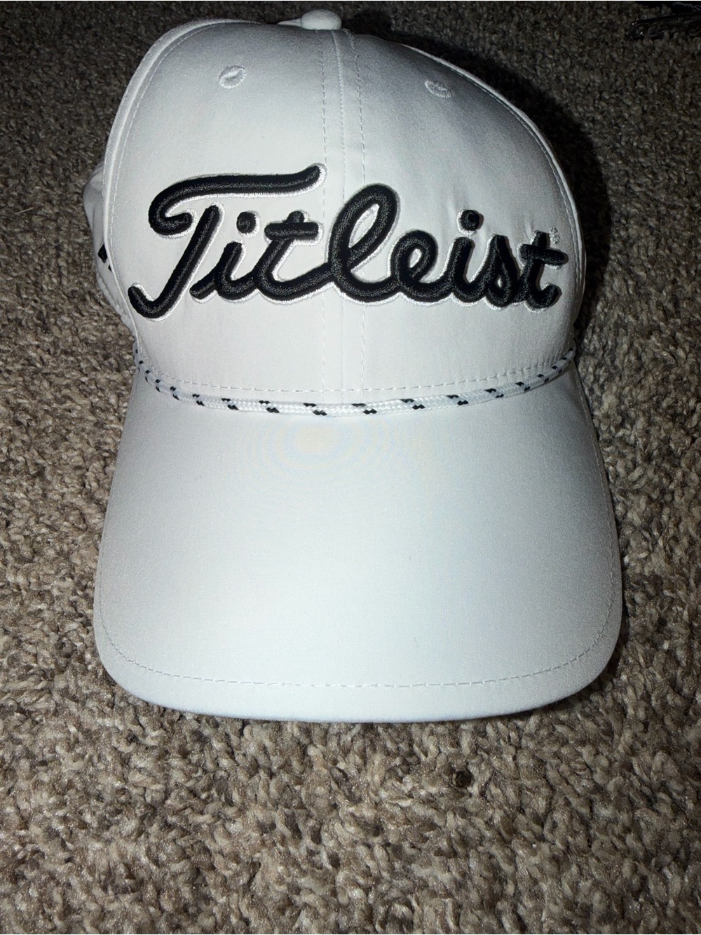 Titleist Pro V1 White Polyester Golf Hat Adjustable Embroidered Logo NWOT